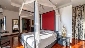 There are 7 bedrooms and more rooms that can be used as bedrooms