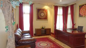 This home office can be converted in a bedroom
