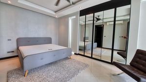 This is more a suite than a bedroom