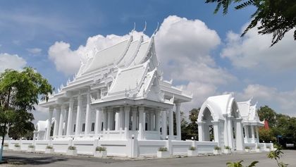 This temple is just a few stone-throws away