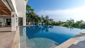What a beauty - the 15 meter salt-water pool