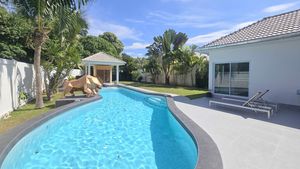 What an inviting pool