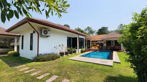 Wide angle looks to this attractive villa