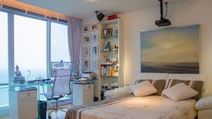 Working, sleeping, and enjoying - the fancy multi- funcions room