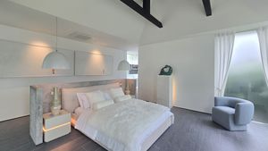 Yet another angle of this gorgeous bedroom Yet another angle of this gorgeous bedroom