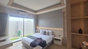 Yet another beautiful bedroom