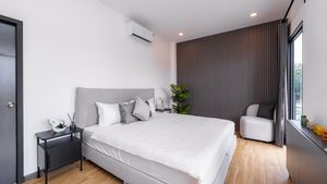 Yet another generous bedroom