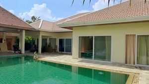 Part of the villa and the Sala