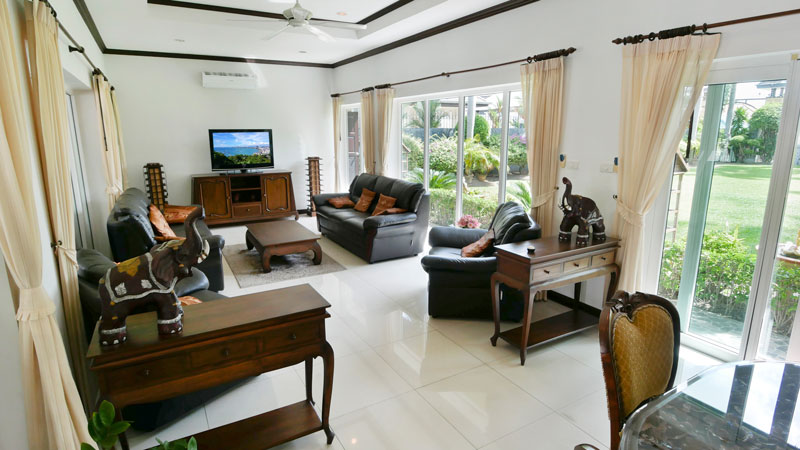 Lavish 6 Bedroom Pool Villa With Guesthouse On 1 720 M2 Near