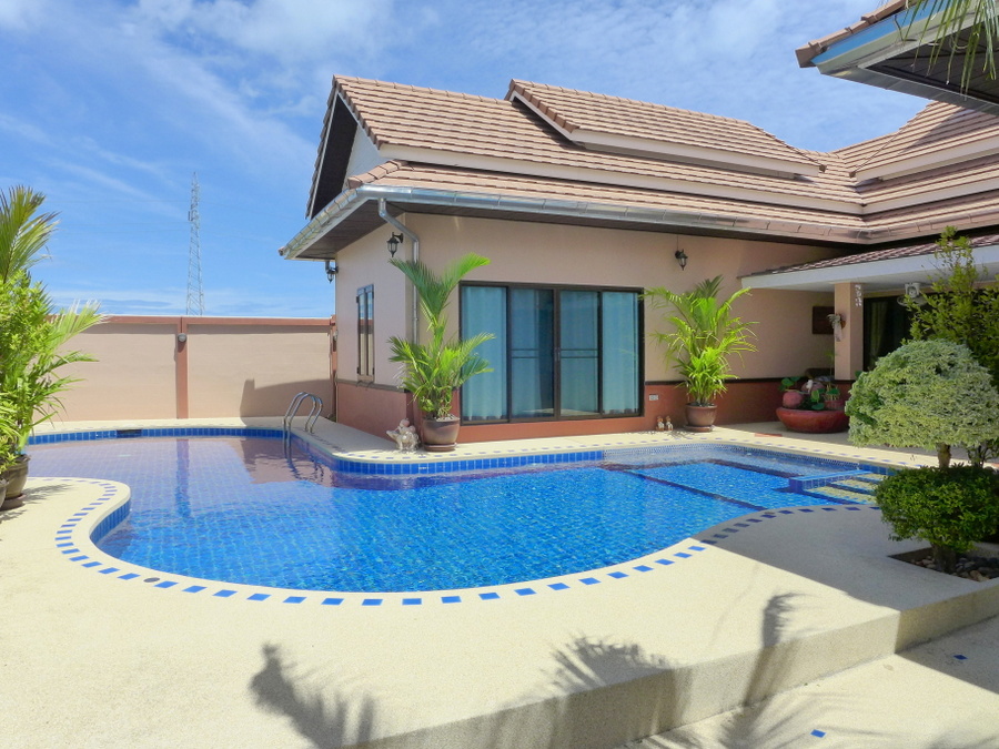 Bangsarae 3 Bedroom 2 Bathroom Pool Villa In A Secure