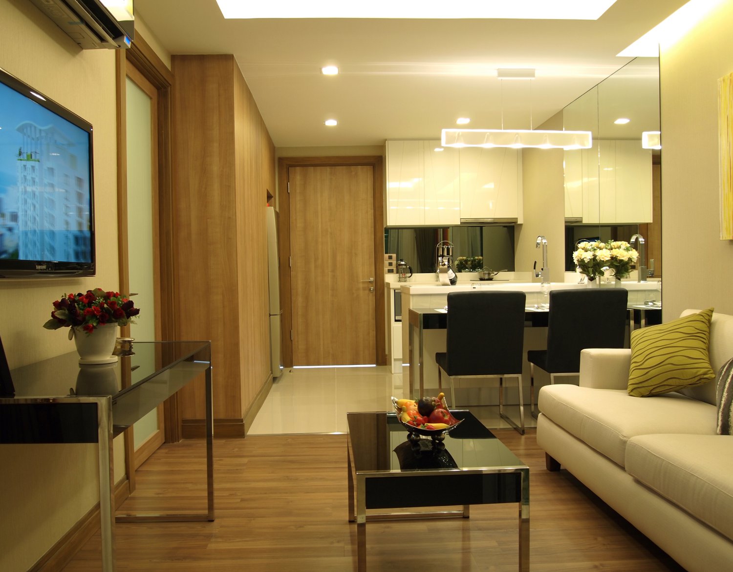 Water Park Modern 1 Bedroom Condo With Balcony At Top